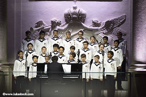 《ウィーン少年合唱団 シューベルト組》ウイーンのスペイン式宮廷馬術学校でのコンサート